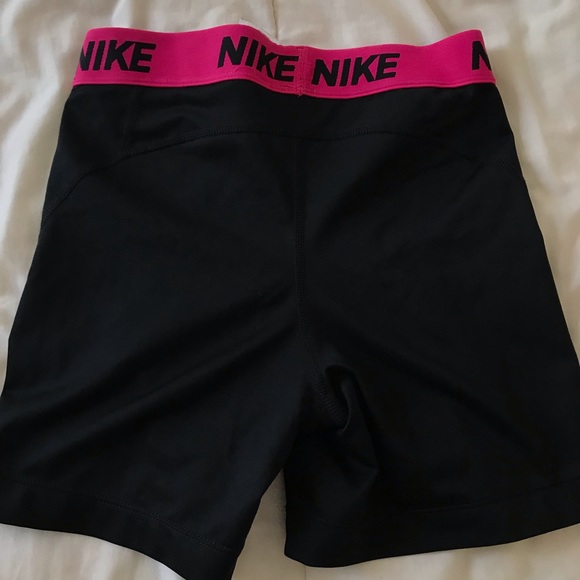 Nike Women’s Pro Shorts - Picture 2 of 2